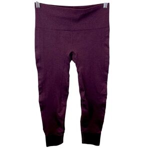 lululemon sz 6 Purple Seamless Leggings Cropped Textured Ribbed Cuffs Yoga